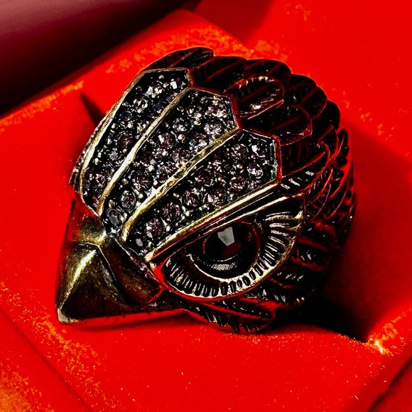 Kurt Geiger Eagle size 8 with ring box gold tone gem stones rhinestone NWT - Picture 7 of 12